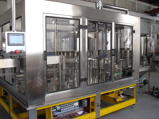 Machine de remplissage de bouteilles pure d'eau potable 3 dans 1 par la commande électrique, contrôle de PLC