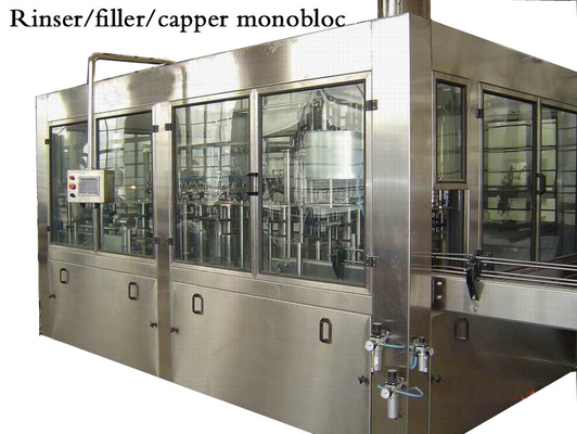 Peuvent/l'automobile épurée et la grande vitesse de la machine de remplissage de bouteilles de l'eau bouteille en verre 12000 B/h